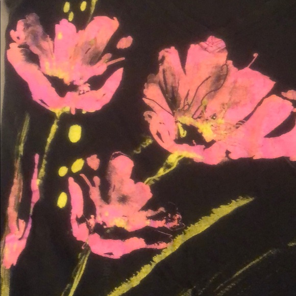 Floral Graphic V-Neck - Picture 2 of 3